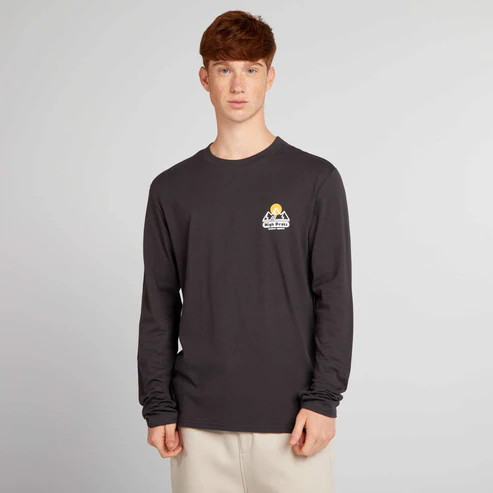 black long-sleeved jersey t-shirt